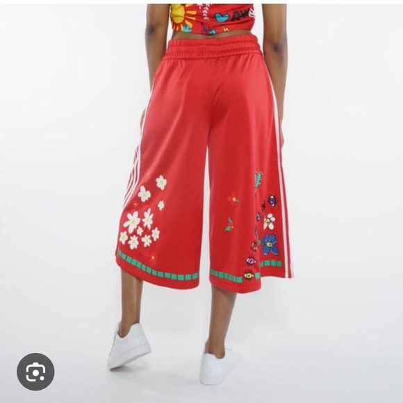 Adidas Red Shorts with Multicolor Logo - Picture 12 of 12